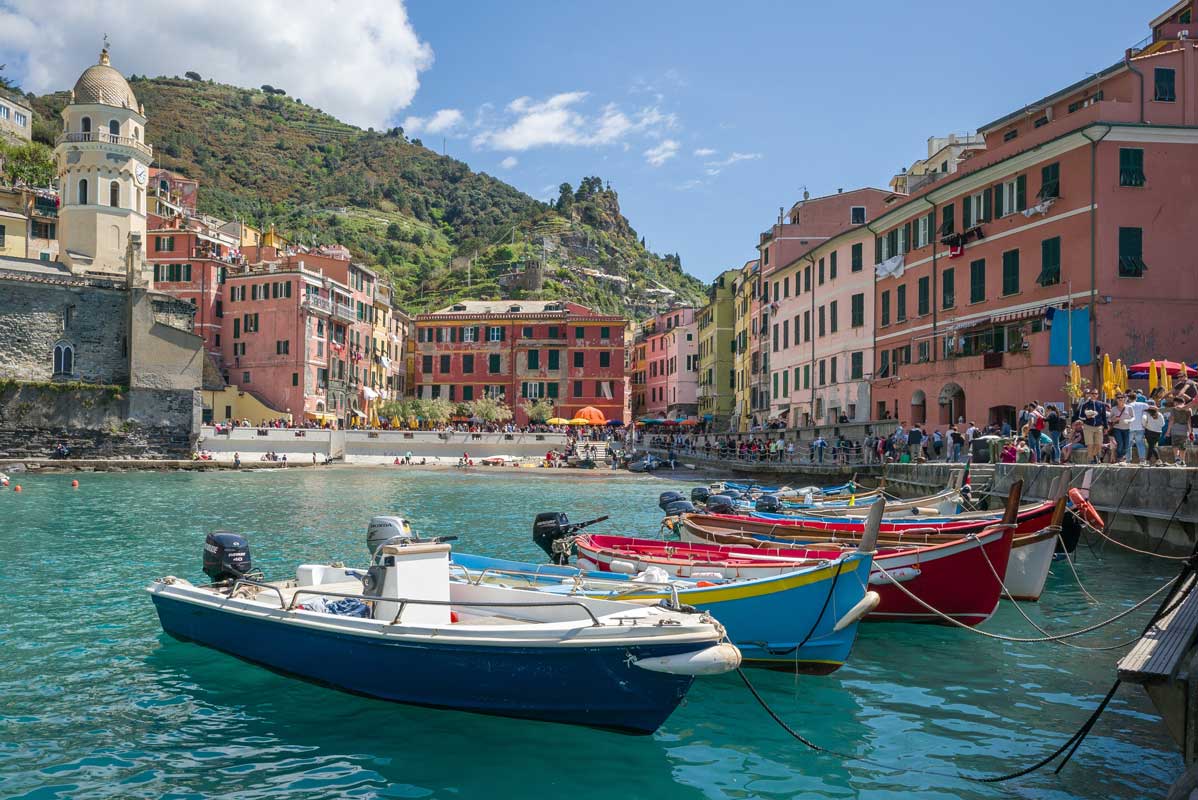 Where to travel in June (4 top travel destinations + COVID requirements)